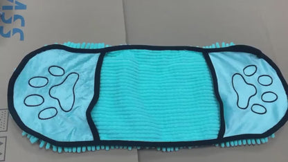 Blue chenille pet drying towel with double hand pockets shown in a supplier product demo